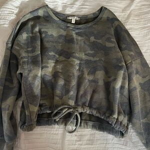 Express Cropped Camouflage Sweatshirt